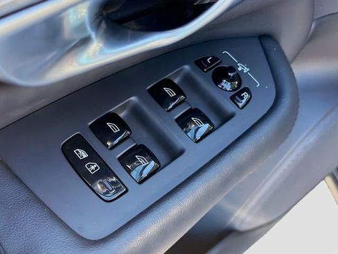 Used 2024 Volvo XC90 B5 Plus image 24