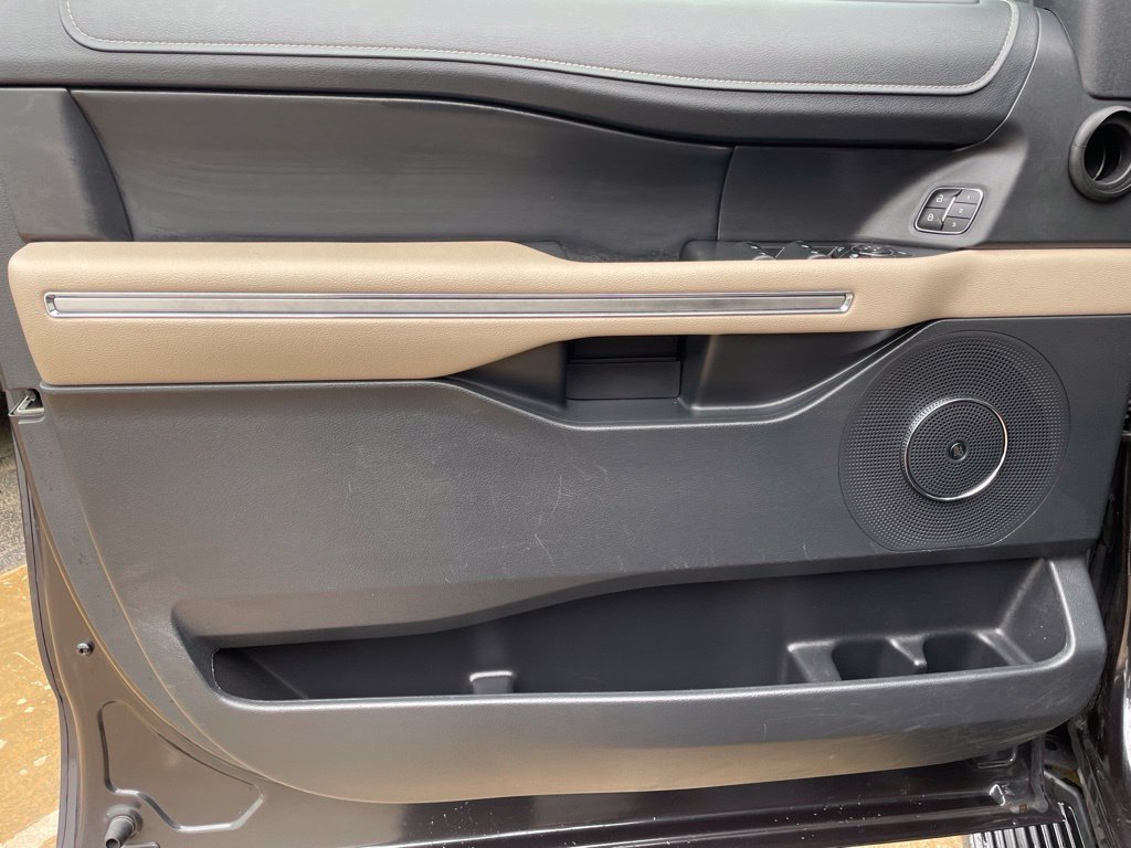 Used 2024 Ford Expedition Limited RWD image 16