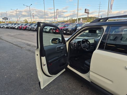 New 2025 Ford Bronco Sport Outer Banks image 9