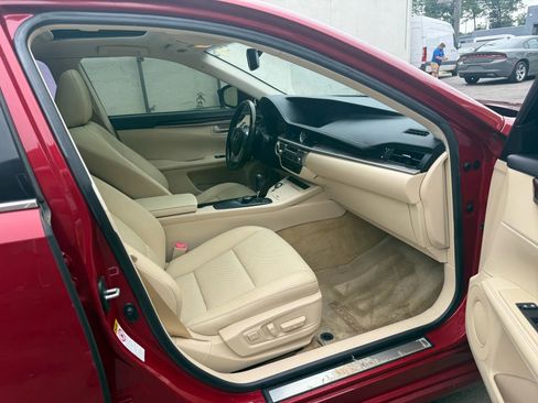 Used 2015 Lexus ES 350 w/ Premium Package FWD image 28
