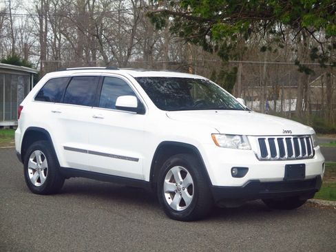 Used 2013 Jeep Grand Cherokee Laredo AWD/4WD image 6