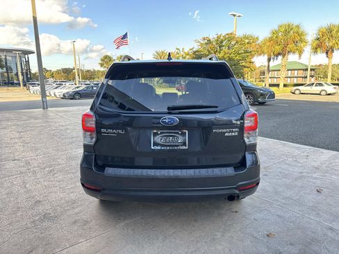 Used 2017 Subaru Forester 2.5i Touring image 4