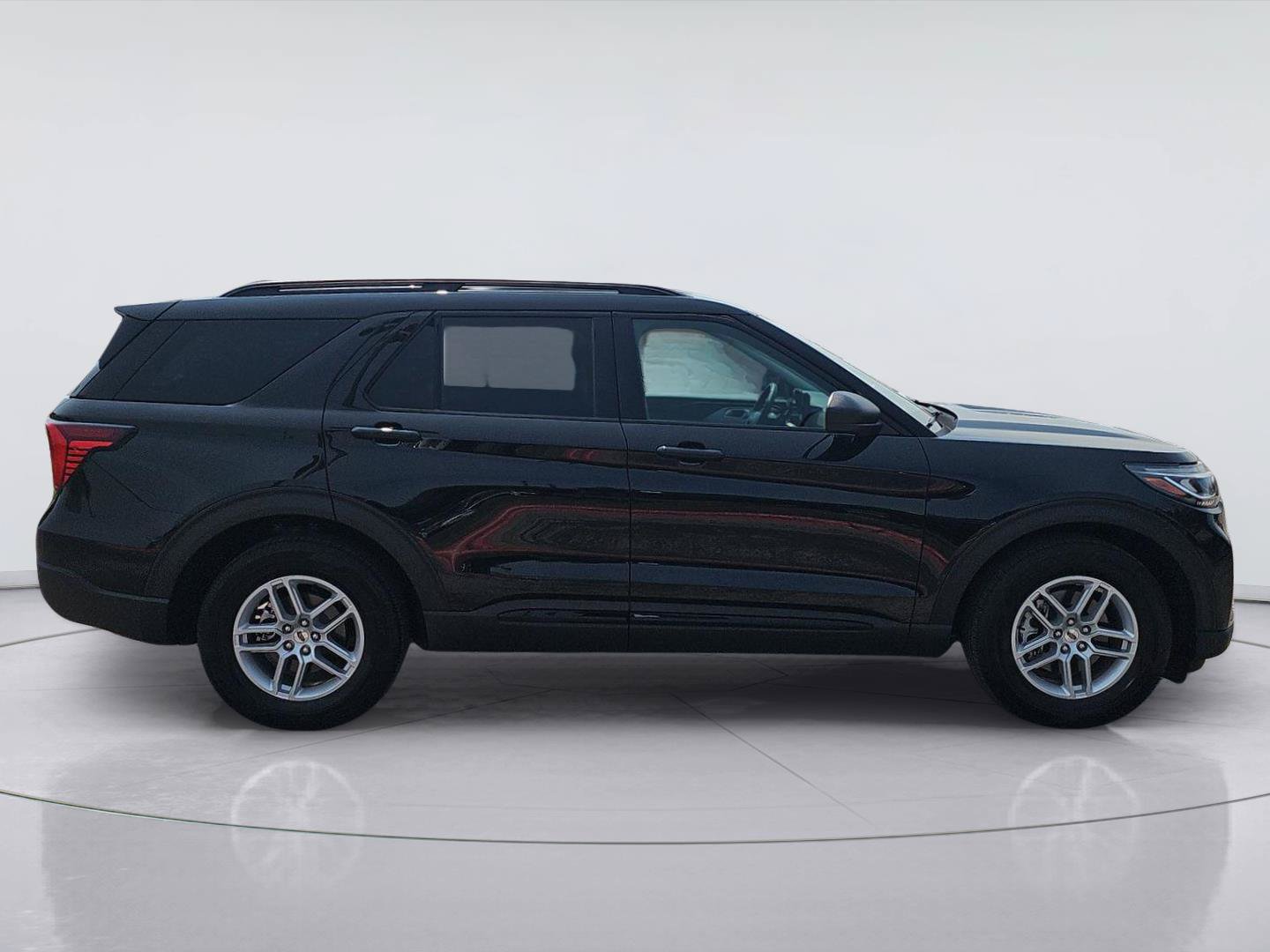 Used 2026 Ford Explorer Active RWD image 6