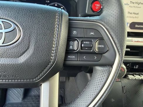 Used 2026 Toyota 4Runner TRD Off-Road Premium AWD/4WD image 15