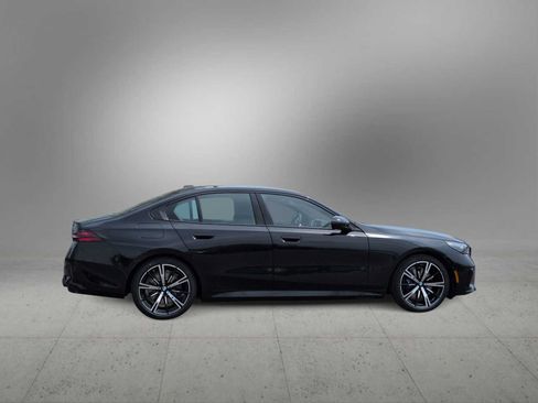 Used 2027 BMW 550e xDrive AWD/4WD image 9