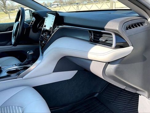 Used 2023 Toyota Camry SE w/ Convenience Package image 14