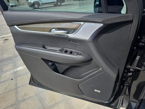 Used 2024 Cadillac XT6 Premium Luxury w/ Platinum Package FWD image 28