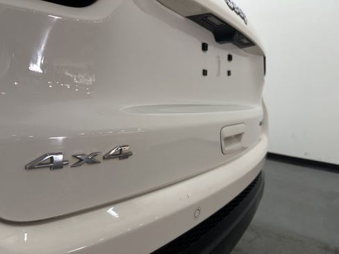 Used 2018 Jeep Compass Limited w/ Navigation Group AWD/4WD image 11