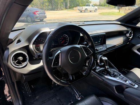 Used 2018 Chevrolet Camaro LT image 10