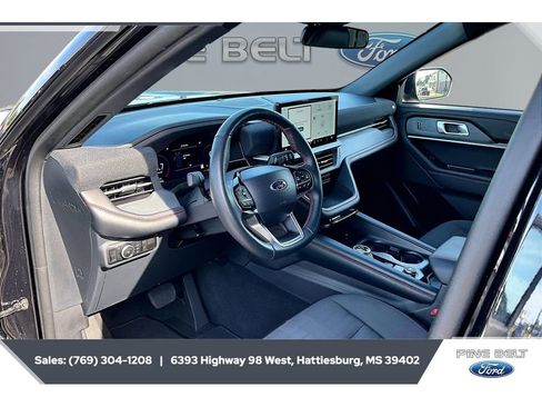 Used 2025 Ford Explorer ST-Line w/ ST-Line Street Pack AWD/4WD image 12