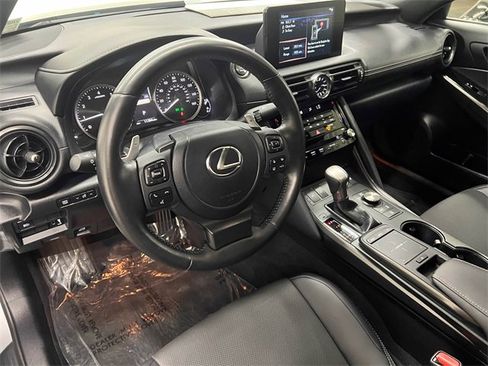 Certified 2025 Lexus IS 300 F Sport image 16