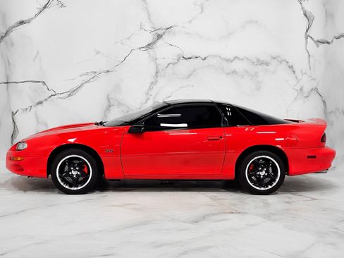 Used 1999 Chevrolet Camaro Z28 w/ SS Performance/Appearance Pkg image 17