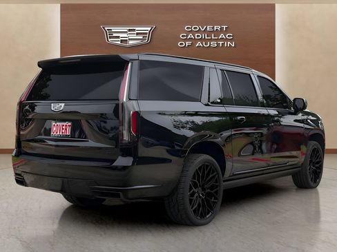 Certified 2023 Cadillac Escalade ESV Sport Platinum AWD/4WD image 4
