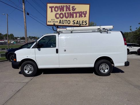 Used 2013 Chevrolet Express 2500 image 4