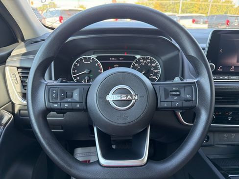 Used 2024 Nissan Rogue S AWD/4WD image 24