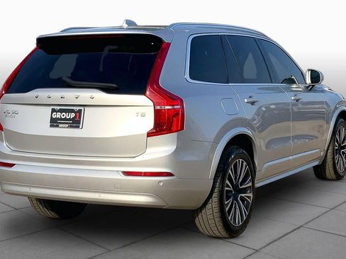 Used 2022 Volvo XC90 T5 Momentum FWD image 13