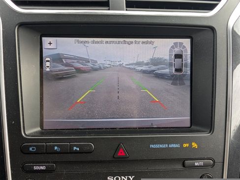 Used 2019 Ford Explorer Platinum image 31