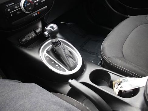 Used 2019 Kia Soul + FWD image 10