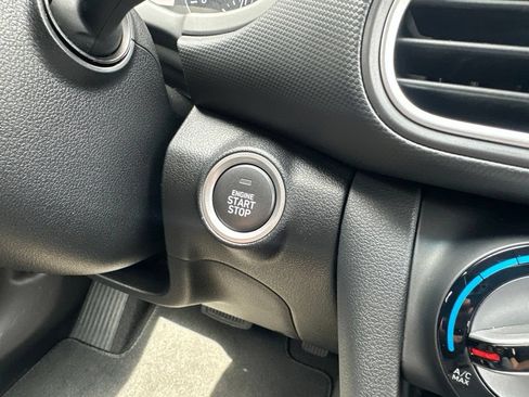 Used 2019 Hyundai Kona SEL AWD/4WD image 18