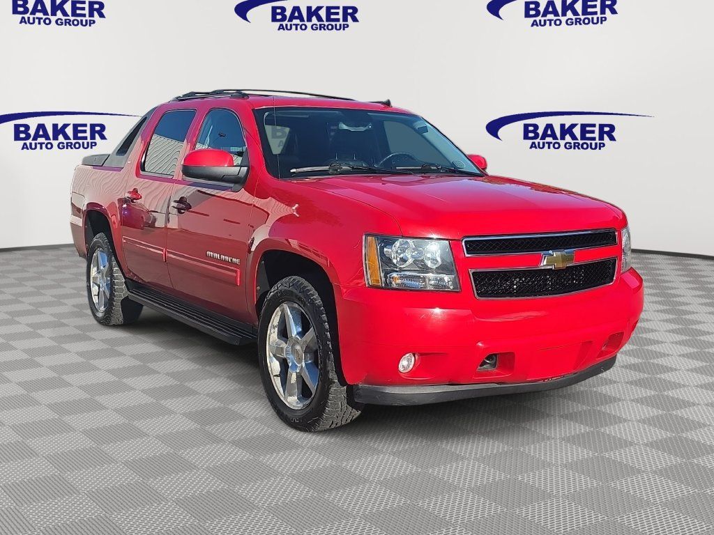 Used 2011 Chevrolet Avalanche LT AWD/4WD image 3
