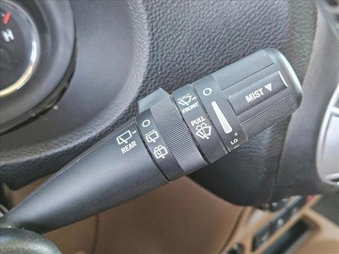 Used 2012 Jeep Wrangler Unlimited Rubicon AWD/4WD image 15