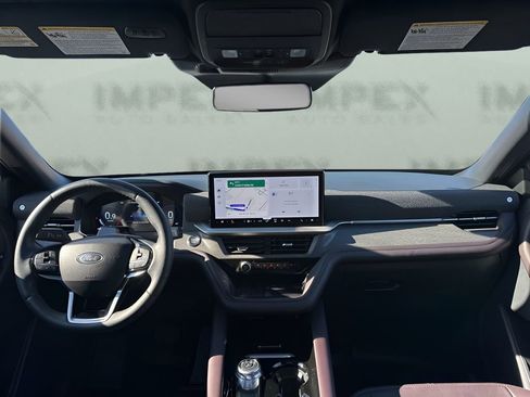 Used 2025 Ford Explorer Platinum image 16