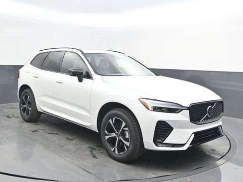 New 2026 Volvo XC60 B5 Core AWD/4WD image 9