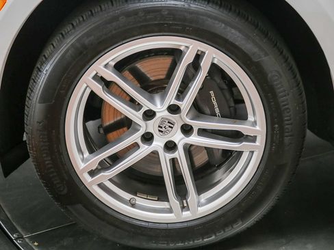Certified 2022 Porsche Macan AWD/4WD image 13