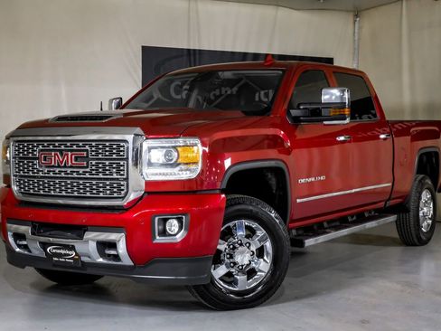 Used 2018 GMC Sierra 3500 Denali w/ Duramax Plus Package image 4