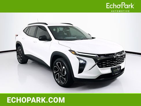 Used 2024 Chevrolet Trax RS w/ Driver Confidence Package image 1