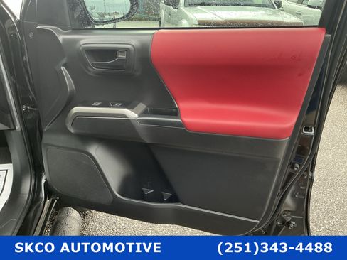 Used 2022 Toyota Tacoma SR5 w/ Technology Package RWD image 12