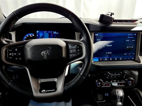 Used 2024 Ford Bronco Outer Banks w/ Sasquatch Package image 27