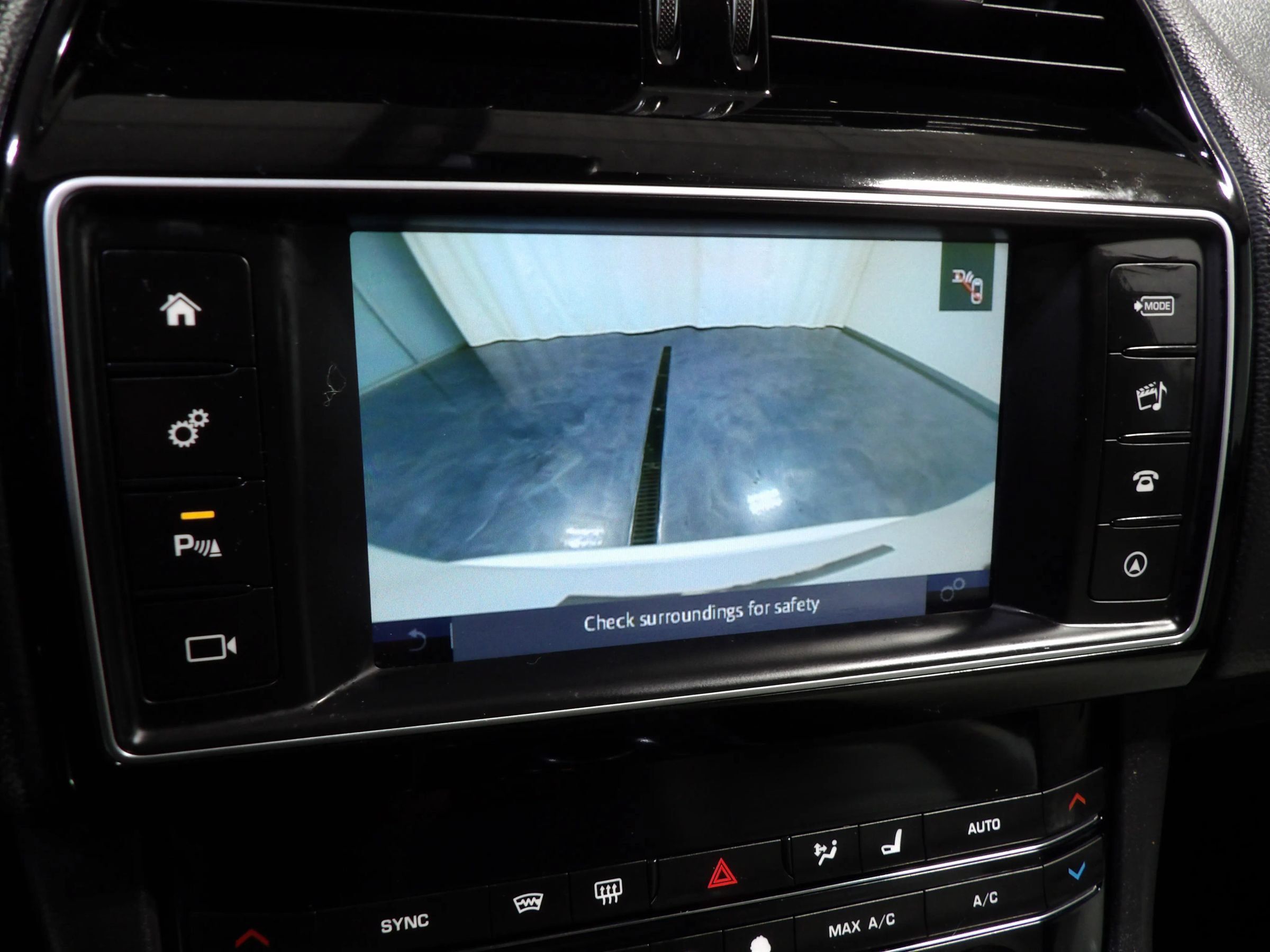 Used 2018 Jaguar F-PACE Prestige AWD/4WD image 19