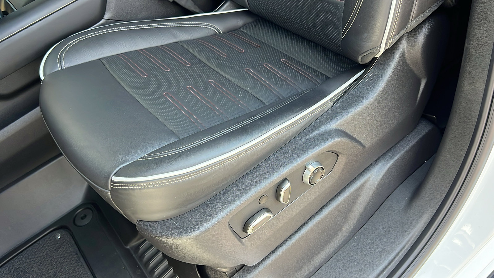 Certified 2024 GMC Sierra 1500 AT4X AWD/4WD image 19