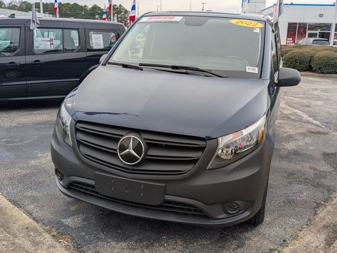 Used 2022 Mercedes-Benz Metris image 7