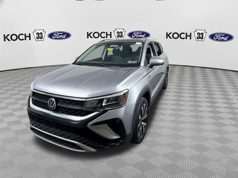 Used 2022 Volkswagen Taos SE image 4