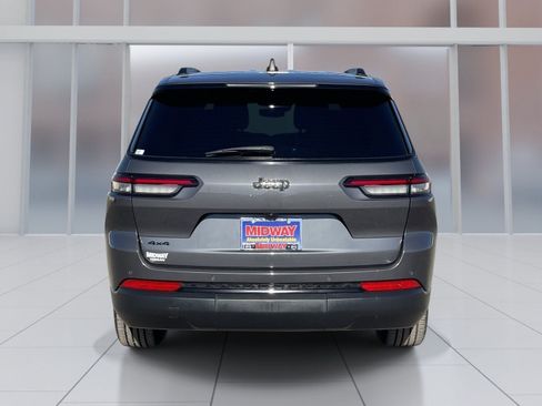 Used 2023 Jeep Grand Cherokee L Laredo AWD/4WD image 5
