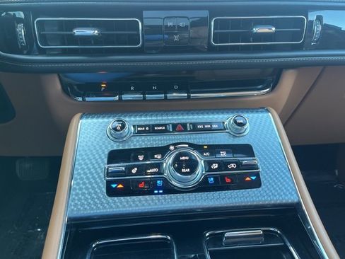 Used 2023 Lincoln Aviator Black Label w/ Class IV Trailer Tow Package image 36