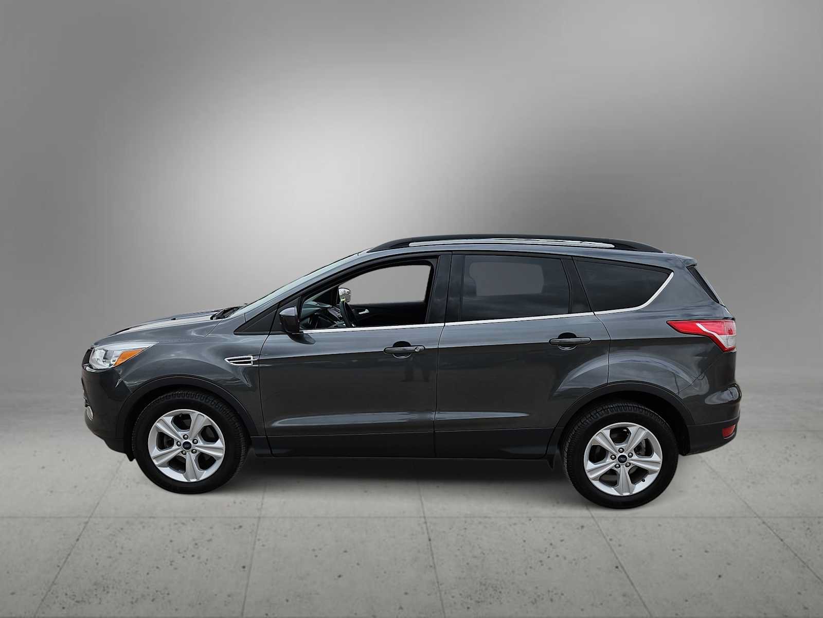 Used 2016 Ford Escape SE w/ Equipment Group 201A FWD image 5
