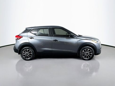Used 2020 Nissan Kicks S image 6