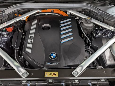 Used 2021 BMW X5 xDrive45e w/ Premium Package image 51