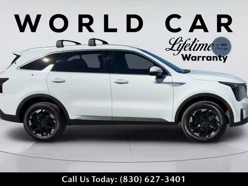 New 2025 Kia Sorento S w/ Panoramic Sunroof Package image 2