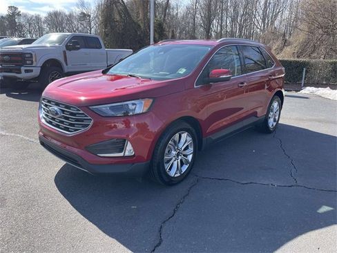 Used 2024 Ford Edge Titanium image 3