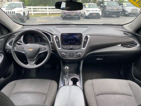 Used 2020 Chevrolet Malibu LT FWD image 13