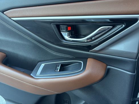 Used 2021 Subaru Outback Touring w/ Popular Package #2 image 18