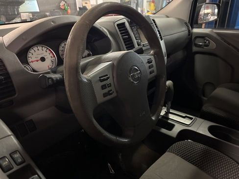 Used 2015 Nissan Frontier Desert Runner image 7