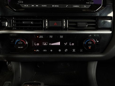 Used 2025 Nissan Pathfinder SV FWD image 27