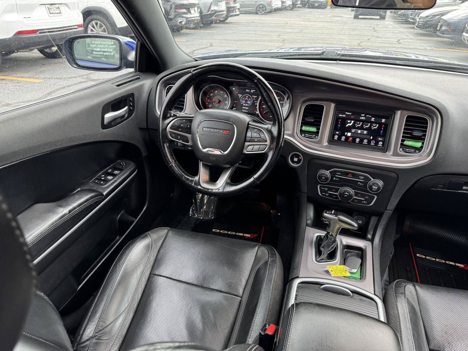 Used 2021 Dodge Charger SXT w/ Leather Interior Group RWD image 33