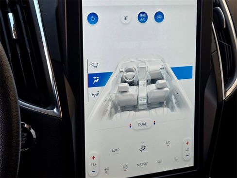 Used 2024 Ford Edge Titanium image 20