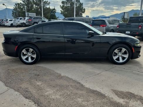 Used 2018 Dodge Charger SXT Plus image 4